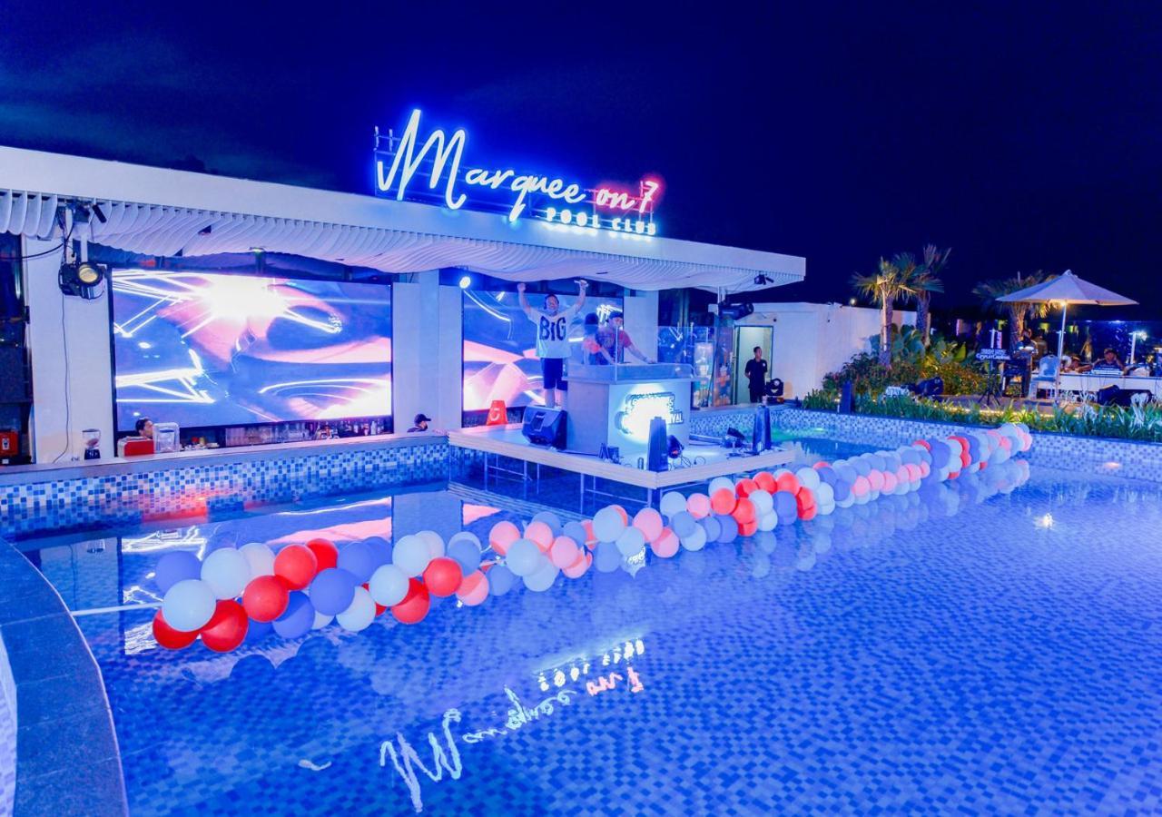 Pentacity Hotel Balikpapan Extérieur photo