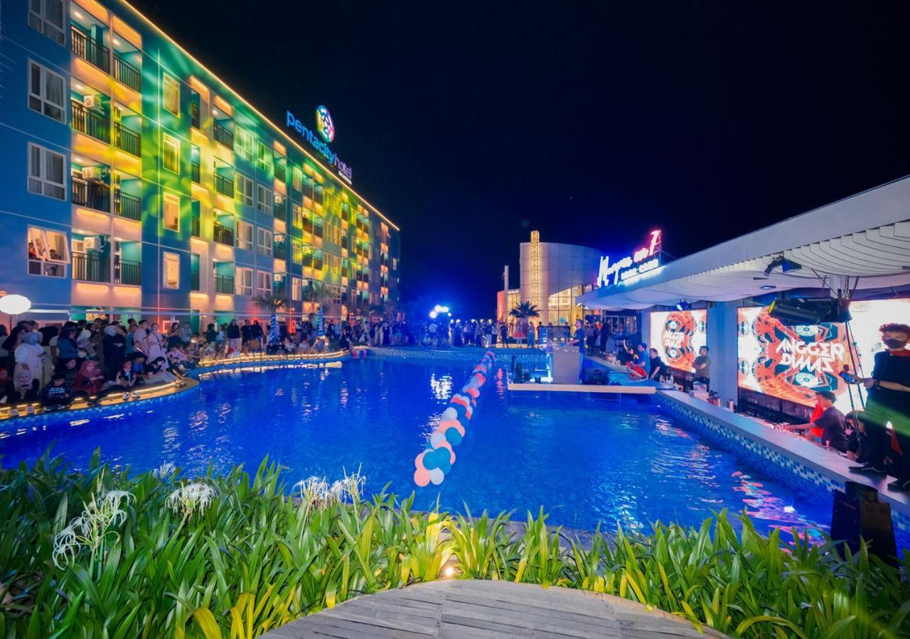 Pentacity Hotel Balikpapan Extérieur photo