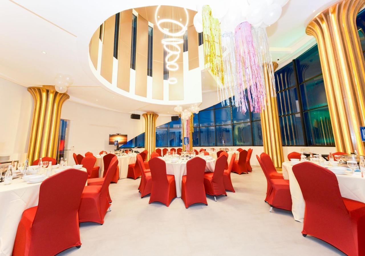 Pentacity Hotel Balikpapan Extérieur photo