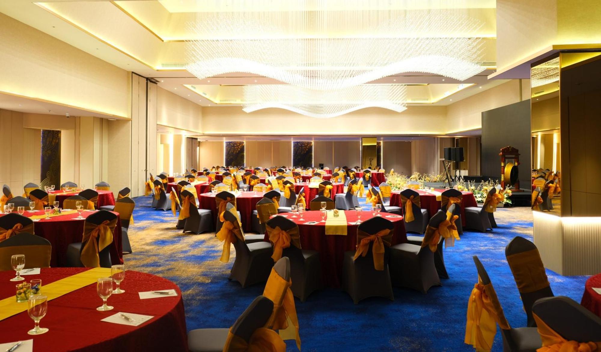 Pentacity Hotel Balikpapan Extérieur photo