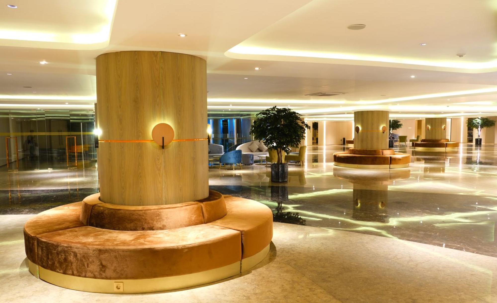 Pentacity Hotel Balikpapan Extérieur photo