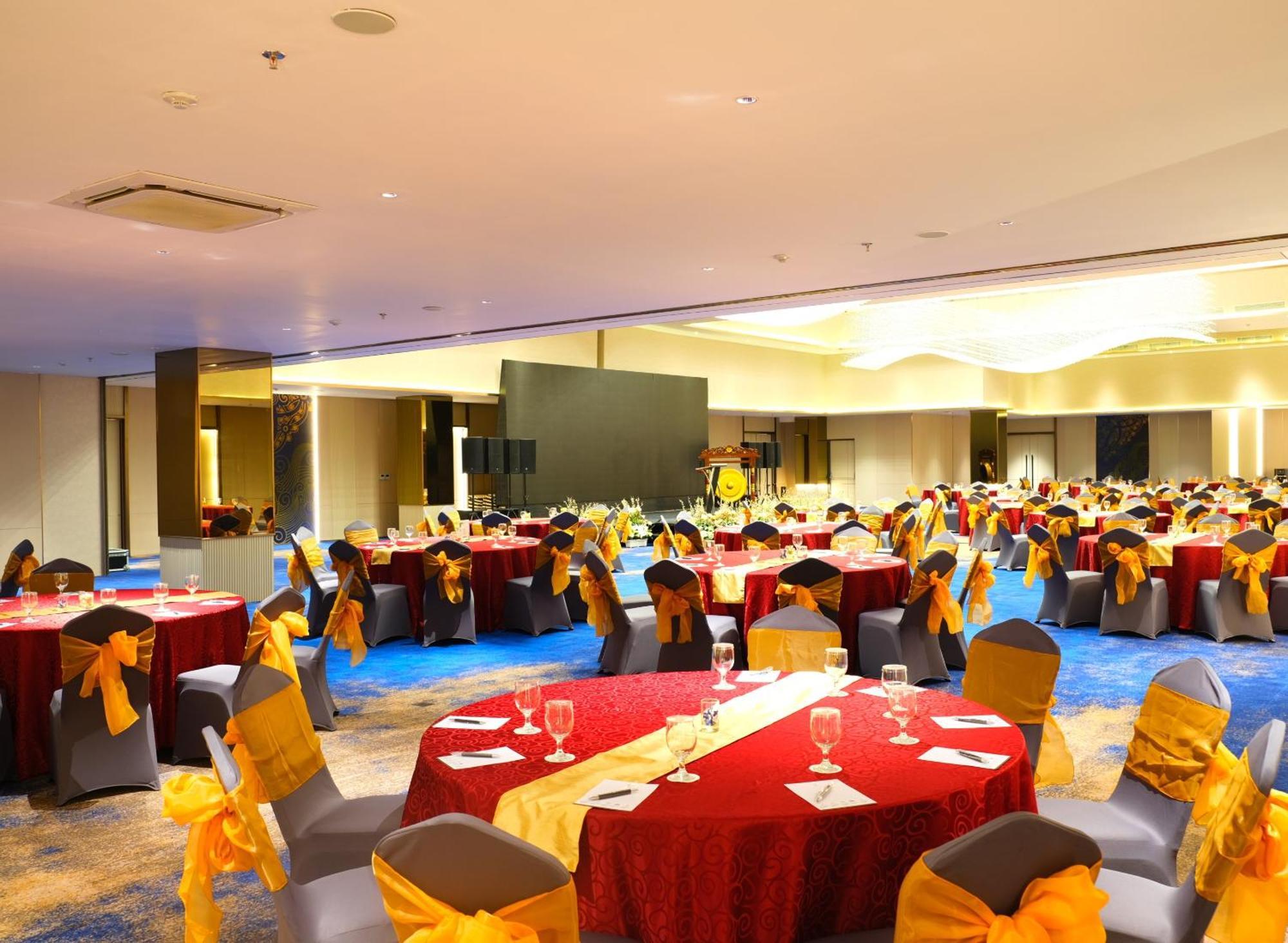 Pentacity Hotel Balikpapan Extérieur photo