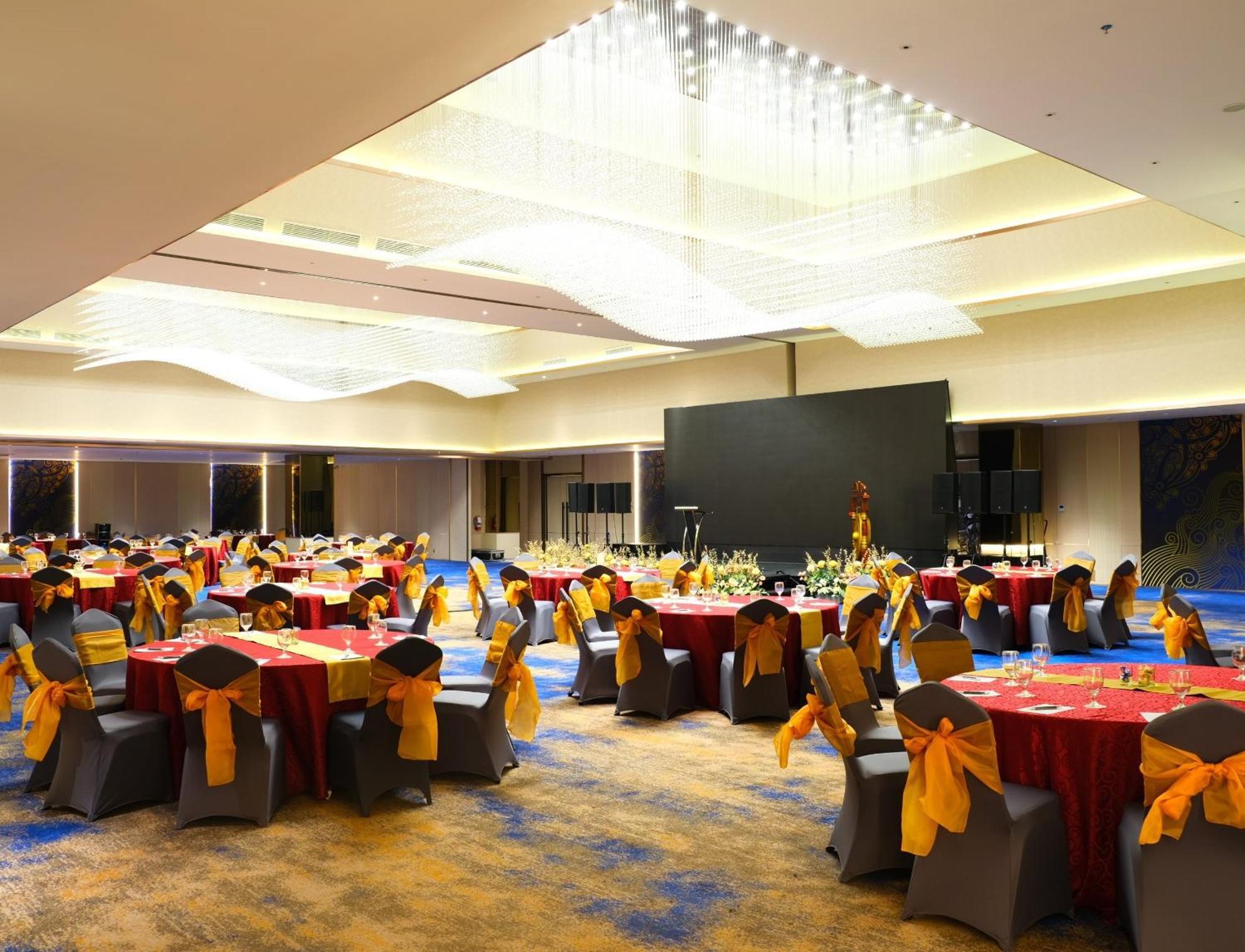 Pentacity Hotel Balikpapan Extérieur photo