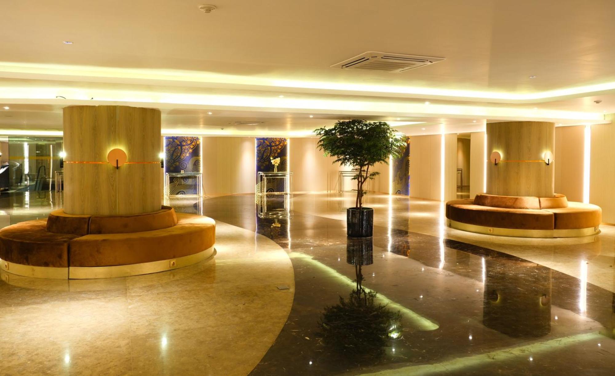 Pentacity Hotel Balikpapan Extérieur photo